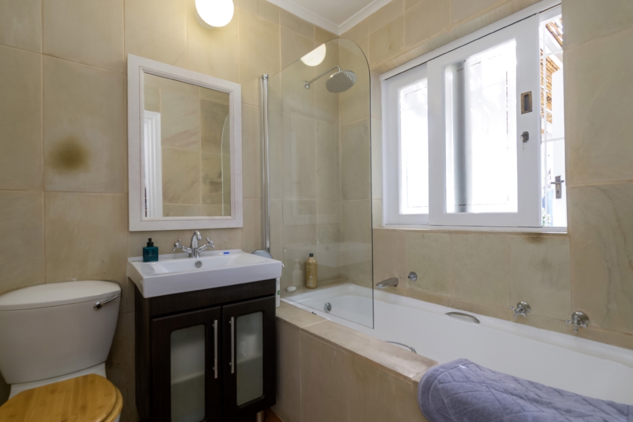 2 Bedroom Property for Sale in Claremont Western Cape